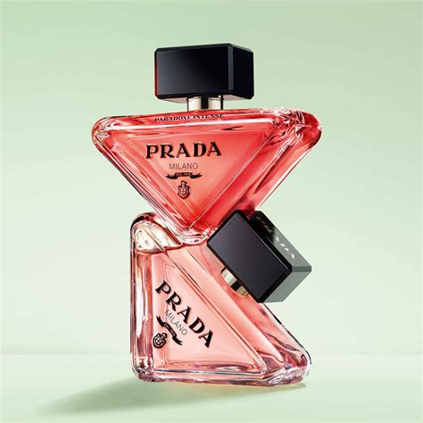 what does prada paradoxe intense smell like|More.